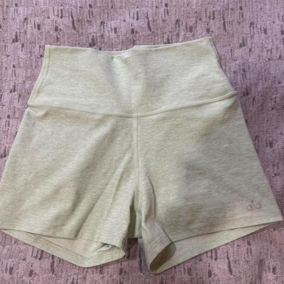EUC ALO YOGA ALOSOFT CAREFREE SHORTS & HIGHLIGHT BRA - Picture 2 of 6